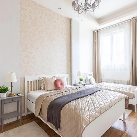 Luxurious In Liszt Ferenc Square Apartment Budapest