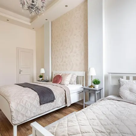 Luxurious In Liszt Ferenc Square Apartment *