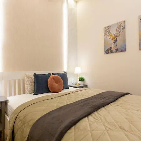 Luxurious In Liszt Ferenc Square Apartment Budapest