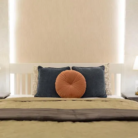 Luxurious In Liszt Ferenc Square *