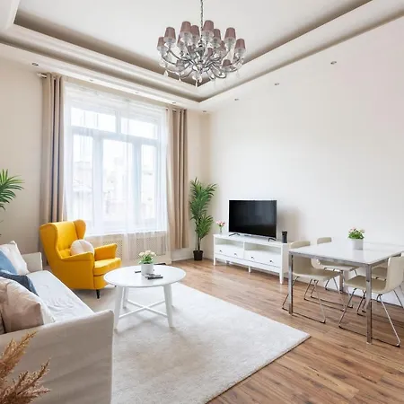 Luxurious In Liszt Ferenc Square * Budapest