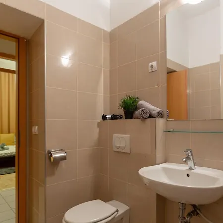 Apartament Dowtown In The Gozsdu Garden *