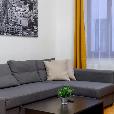 Apartment Dowtown In The Gozsdu Garden