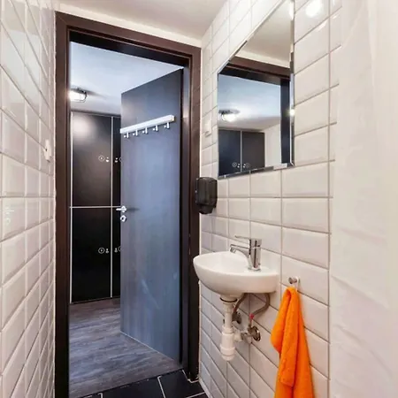 Hostel Adagio Basilica *
