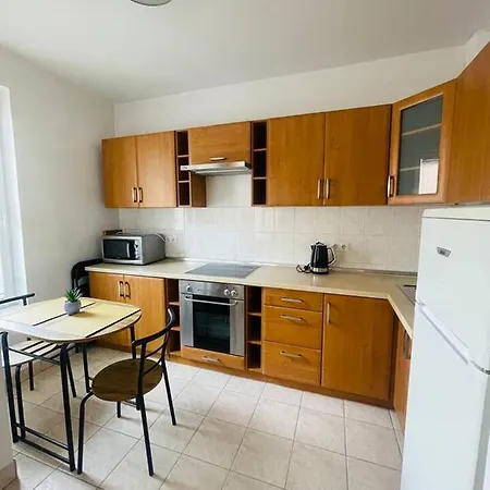 Close To Andrassy Avenue For 4 Persons Apartman *