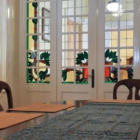 Charming Art Deco Flat * בודפשט