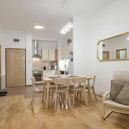 Διαμέρισμα Downtown Charm In