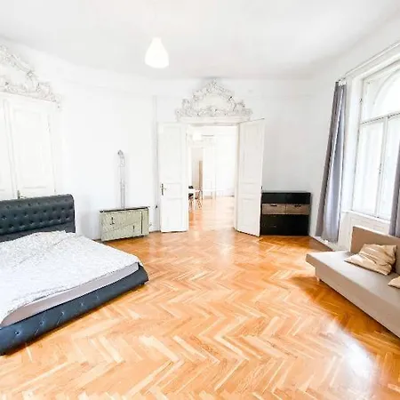 Big City Center 170 M2-new York Cafe * Budapest