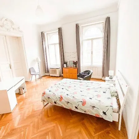 Big City Center 170 M2-new York Cafe Apartment Budapest