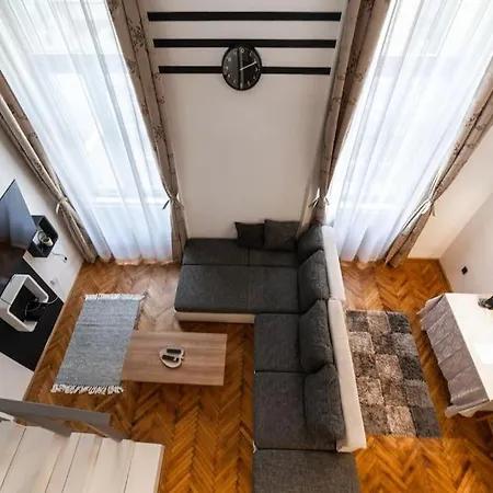 Kalvin Loft *
