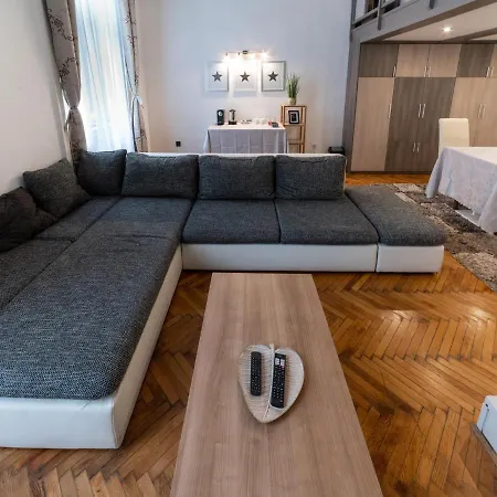 Kalvin Loft Apartment