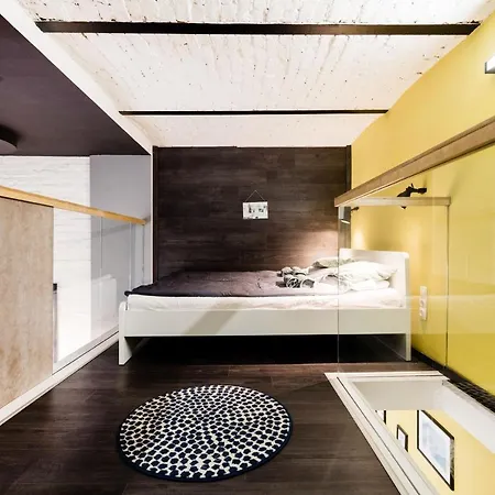 Twin Apartment *