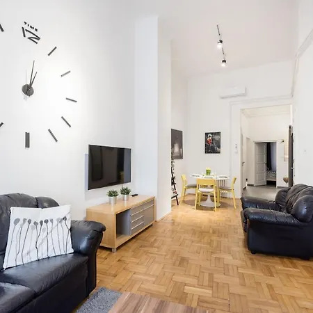 Apartment Elegant In Super Location Budapest
