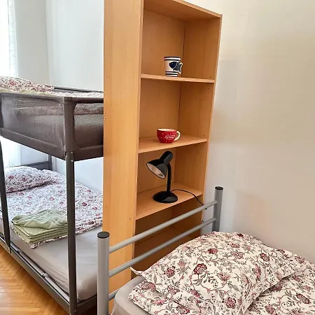 Merry Hotel de apartamente