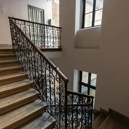 Apartment Spacious & Stylish In Downtown Budapest