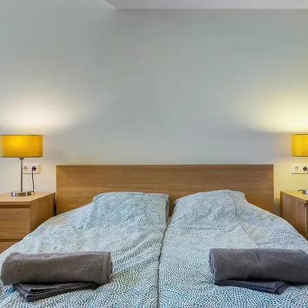 Spacious & Stylish In Downtown Budapest