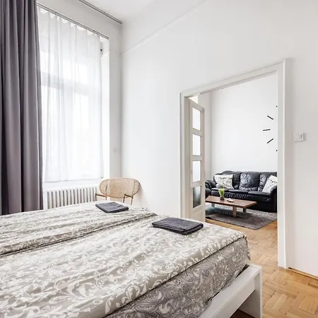 Elegant In Super Location Apartment Budapest