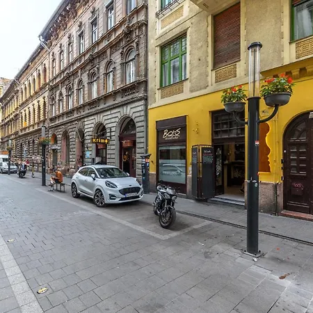 Kazinczy 10 With 3 Bedrooms Appartement *