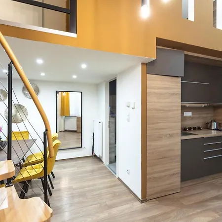 Appartement Kazinczy 10 With 3 Bedrooms Boedapest