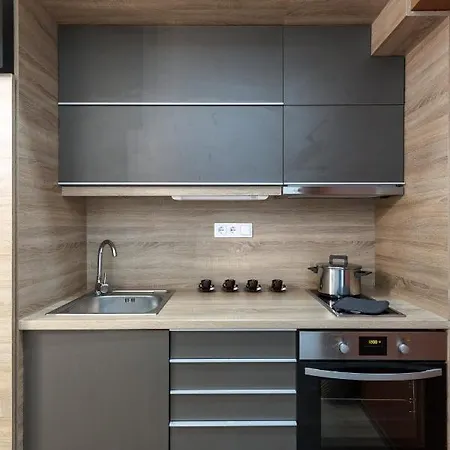 Kazinczy 10 With 3 Bedrooms * Boedapest