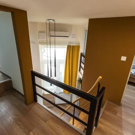 Kazinczy 10 With 3 Bedrooms Boedapest