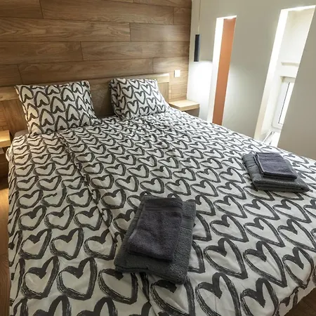 Appartement Kazinczy 10 With 3 Bedrooms