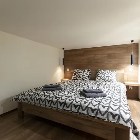Appartement Kazinczy 10 With 3 Bedrooms Boedapest