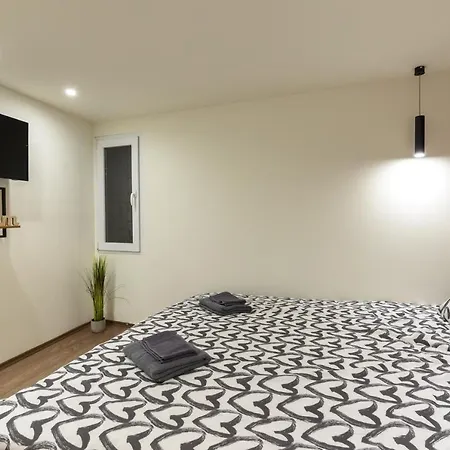 Kazinczy 10 With 3 Bedrooms *