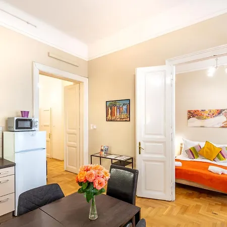 Orangehomes Kalvin Sq 2 Bedroom * Budapest