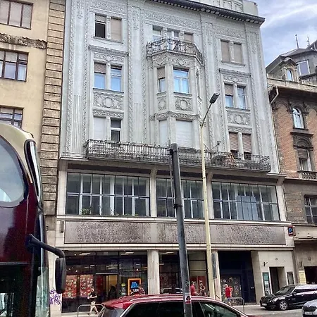 Of * Budapešť