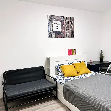 Downtown Family Haven: Modern 3br With Balcony And Parking *