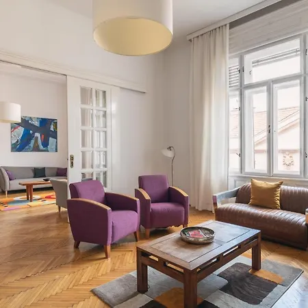 Appartement Sunny, Airy, Artsy & Authentic Loft With Balcony Budapest