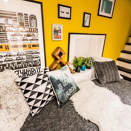 Apartment Twin *