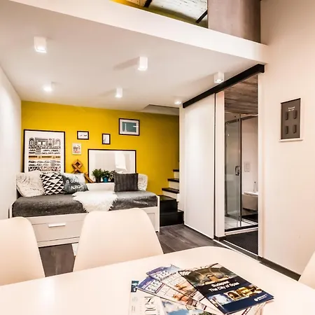Twin Apartment *