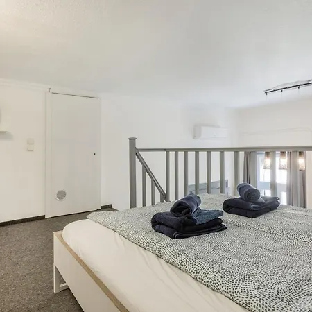 Apartment Trendy At The Hippest Location