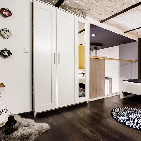 Twin Apartment *
