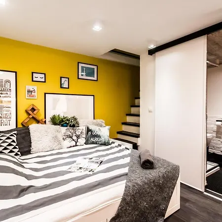 Twin Apartment *