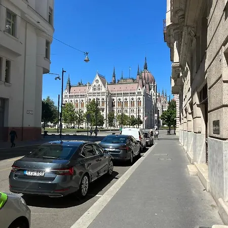 Academy - Elegant Place Next To The Parliament Budapest