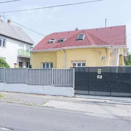 Hi-bp Garden Batsanyi Tiny House Near The Train With Free Parking * Budapest