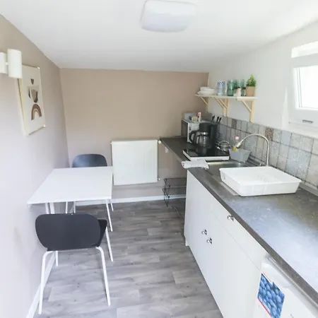Hi-bp Garden Batsanyi Tiny House Near The Train With Free Parking Apartment Budapest