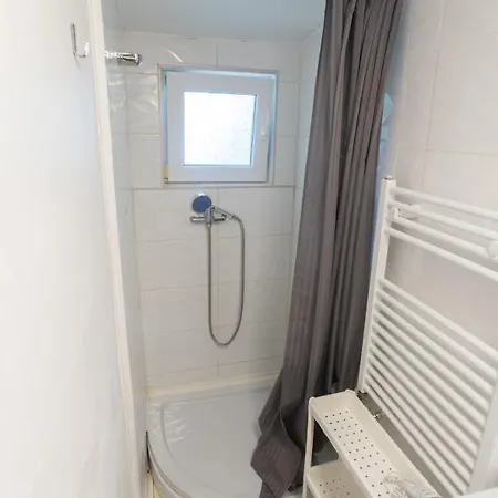 Hi-bp Garden Batsanyi Tiny House Near The Train With Free Parking * Budapest