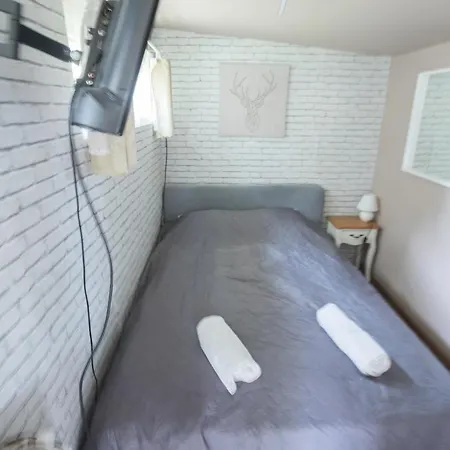 Hi-bp Garden Batsanyi Tiny House Near The Train With Free Parking Apartment *