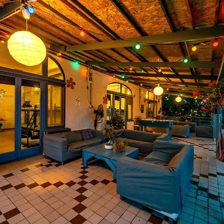 Hostel Island (adults Only) *