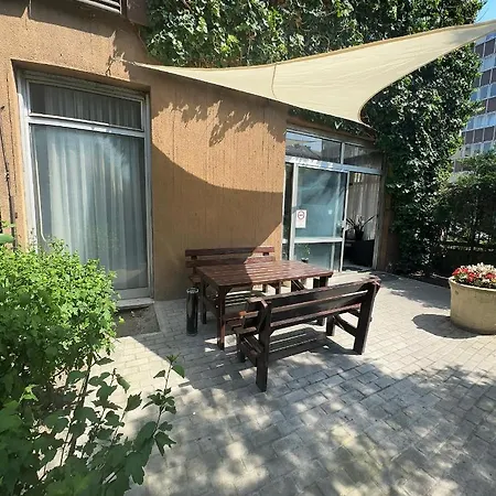 H1 Apartment *