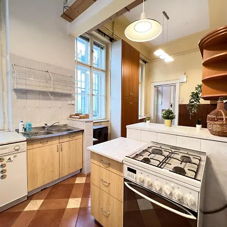 Ferenc Apartment