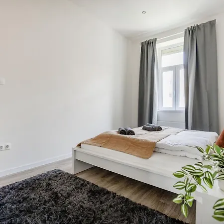 Casadeco Inspired Minimalist W/ New York Cafe Views Apartamento Budapest