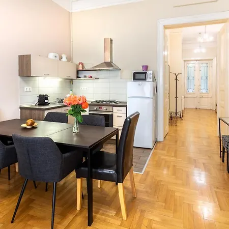 Orangehomes Kalvin Sq 2 Bedroom * Budapest