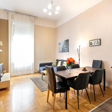 Apartment Orangehomes Kalvin Sq 2 Bedroom