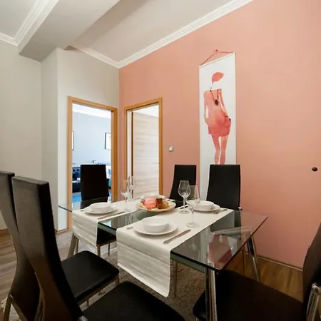Art Deco Szerb Utca *