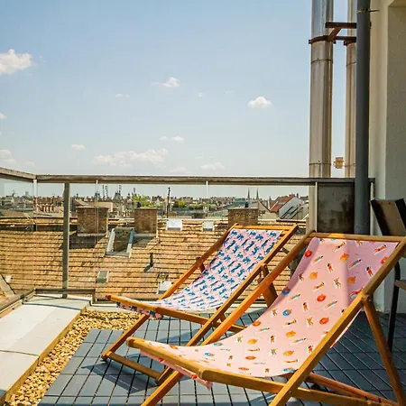 Luxury With Balcony In Downtown Appartement